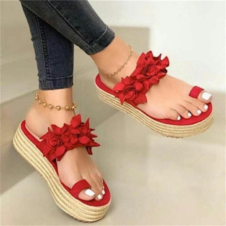 Sponge cake toe sandals and laces