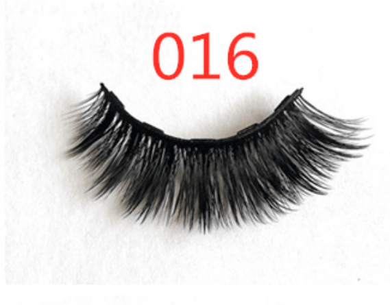 A Pair Of False Eyelashes With Magnets In Fashion