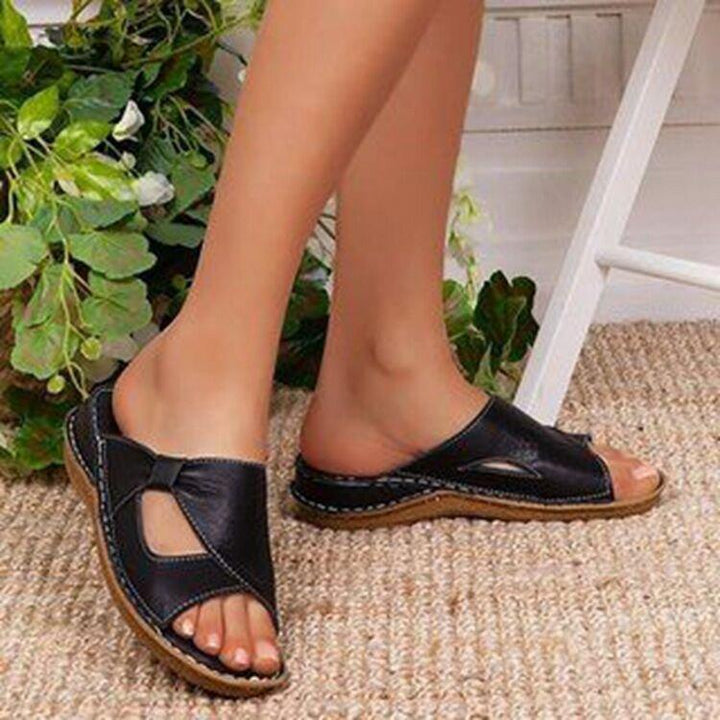 Hollow And Breathable Flat Sandals