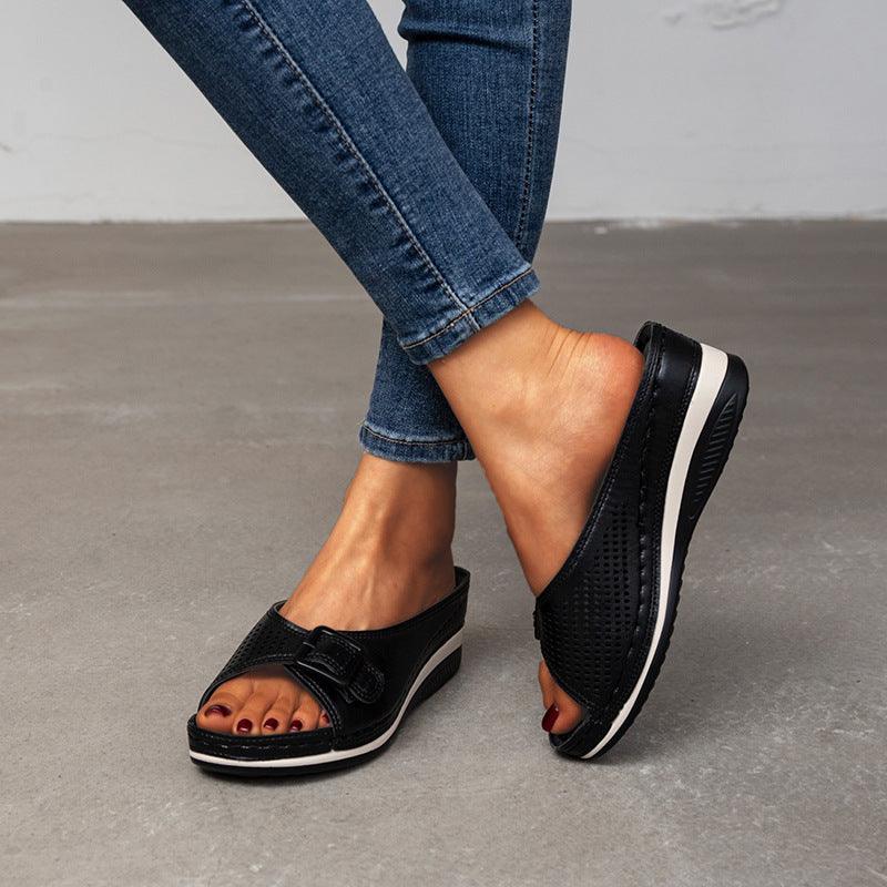 Women Wear Casual Fashion Sandals And Slippers With Thick-soled Slope Heel