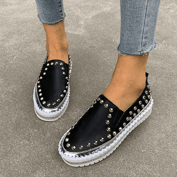 Women Stylish Rivet Solid Comfy Lining Soft Bottom Flat Casual Loafers Shoes