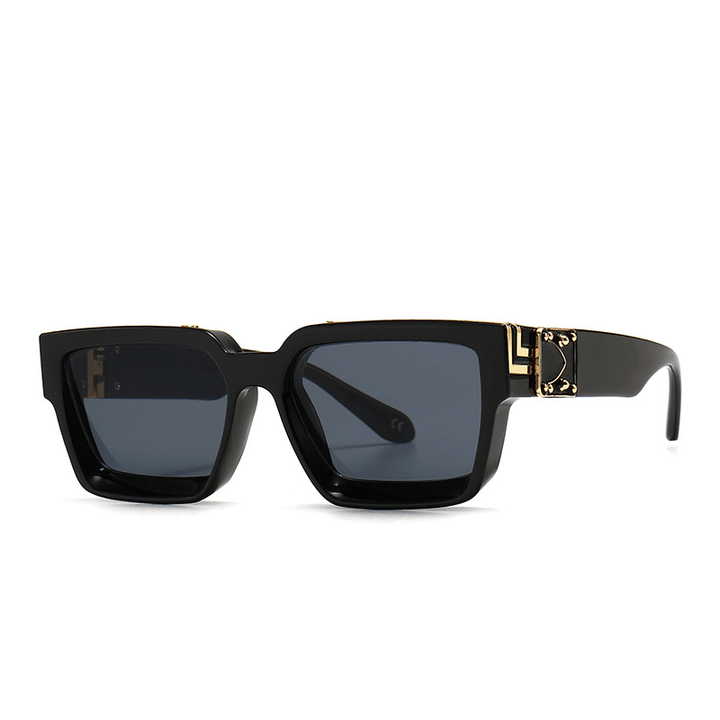 Retro Model Catwalk Cloud Print Sunglasses