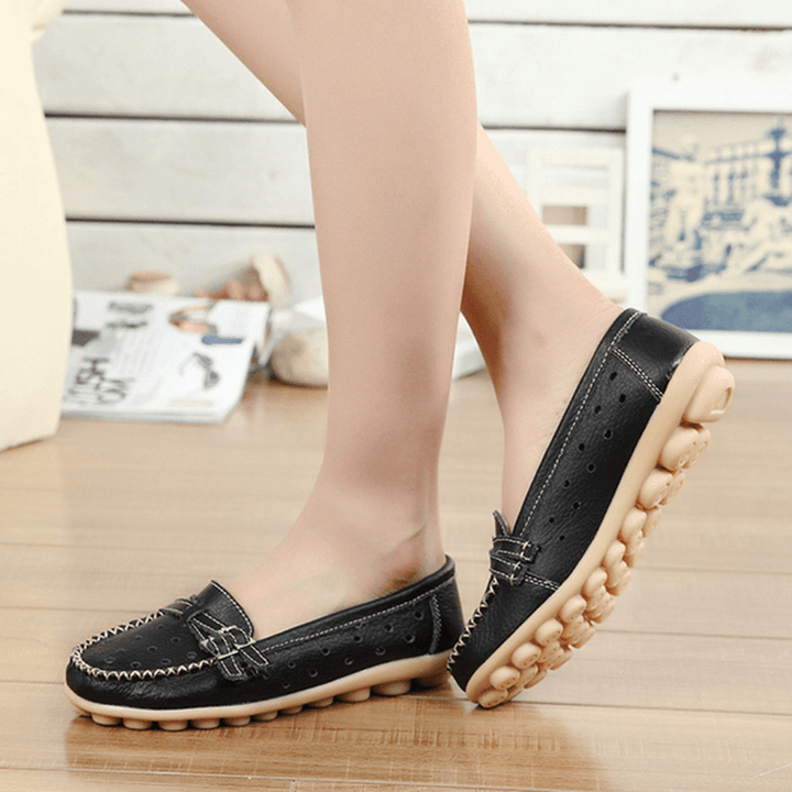 Women Flat Hollow Out Casual Soft Leather Slip on round Toe Loafers