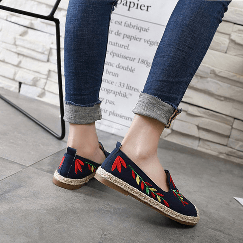 Women Casual Embroidered Flower Cloth Flat Loafers