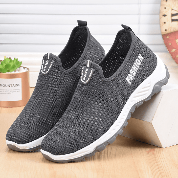 Men Fabric Breathable Soft Bottom Lightweight Slip on Comfy Casual Sports Shoes