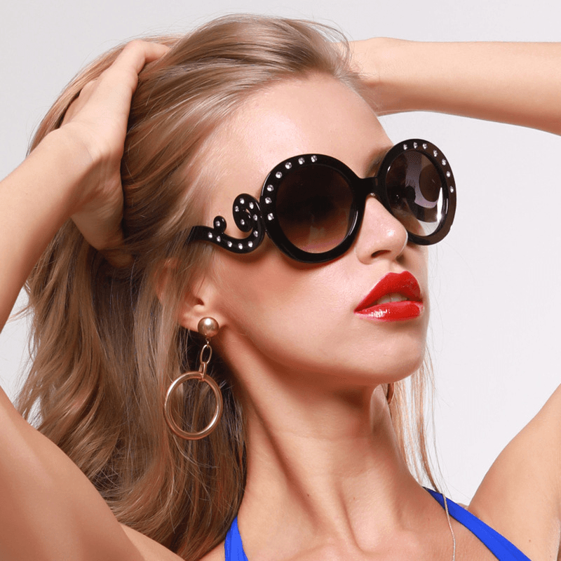 Women Retro Oval Shape Diamond Decoration UV Protection Fashion Sunglasses