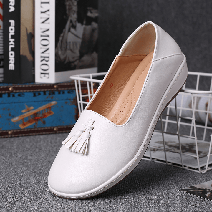 LOSTISY Women Tassel Solid Color Casual Casal Comfy Flats