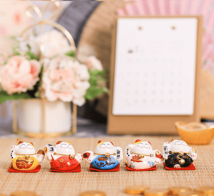 Small Lucky Cat Ceramic Car Interior Handicraft Ornaments