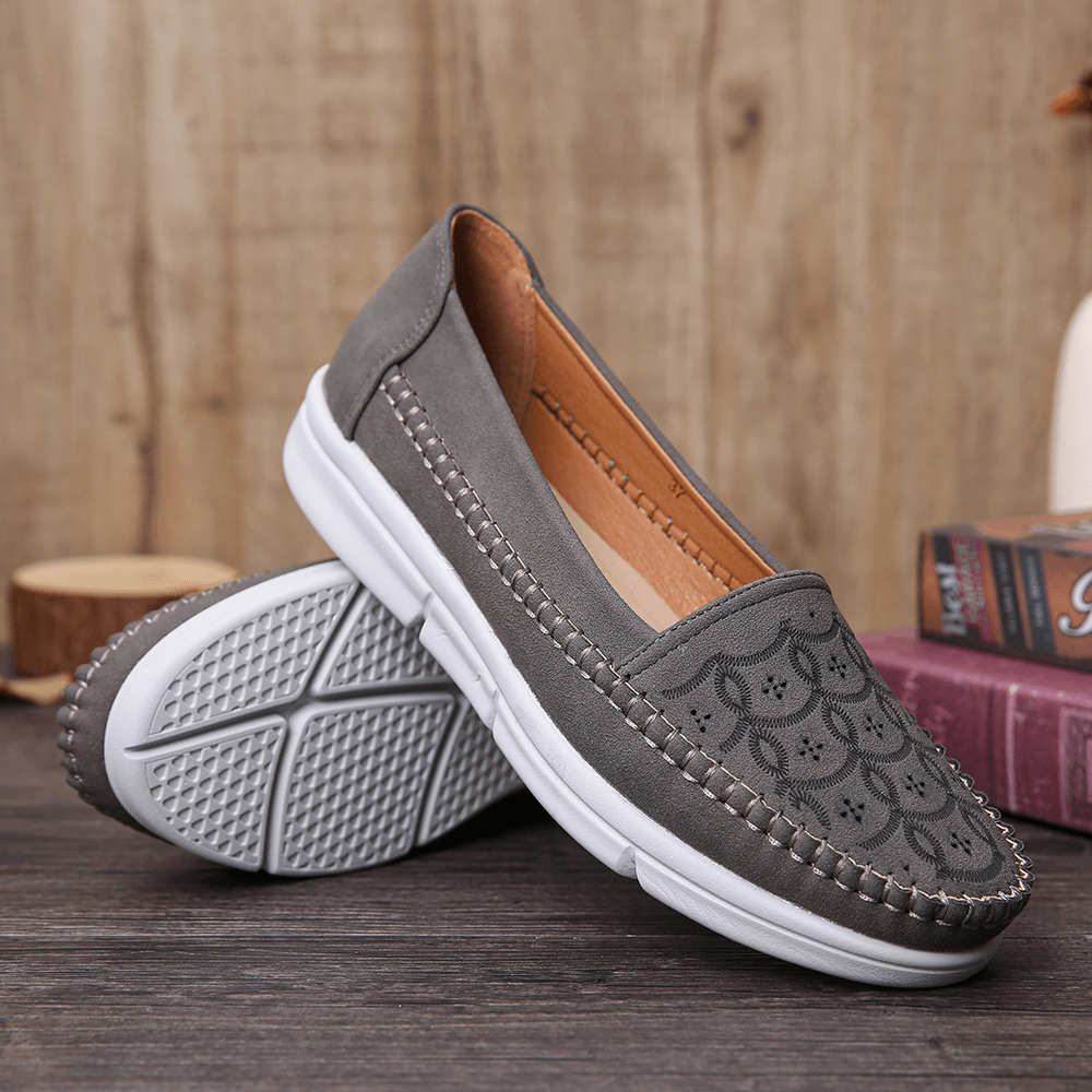 LOSTISY Women Hand Stricing Hollow Comfy Massage Breathable Casual Flats