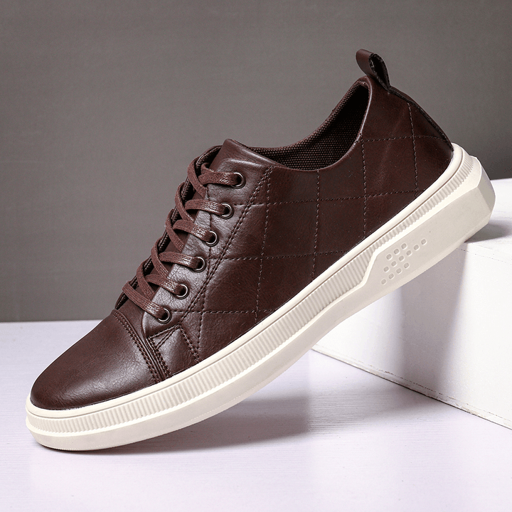 Men Pure Color Microfiber Leather Non Slip Soft Sole Casual Sneakers