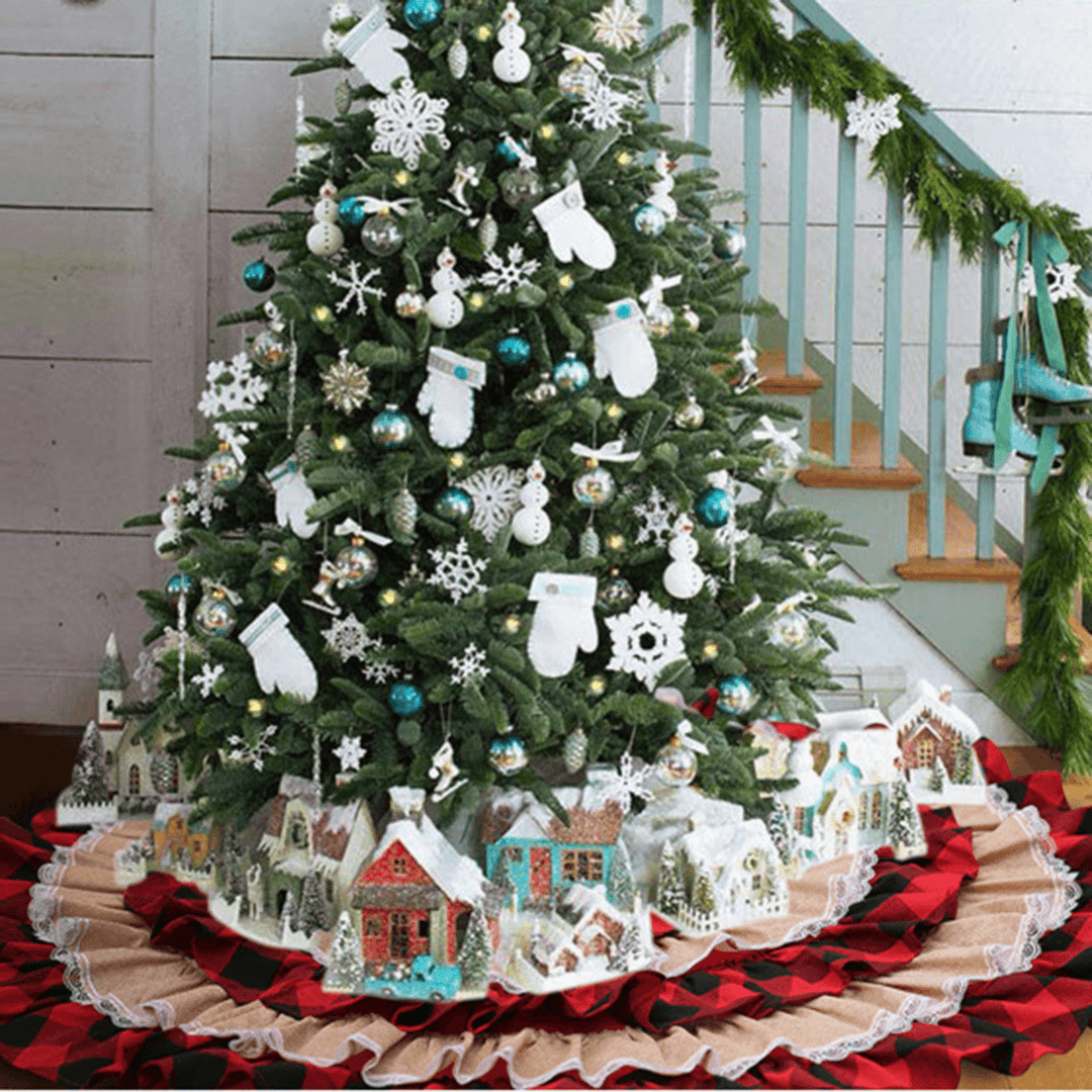 2020 Christmas Tree Skirts Red Cake Plaid Lace Carpet round Linen Apron New Year Blanket Home Parties Decoration