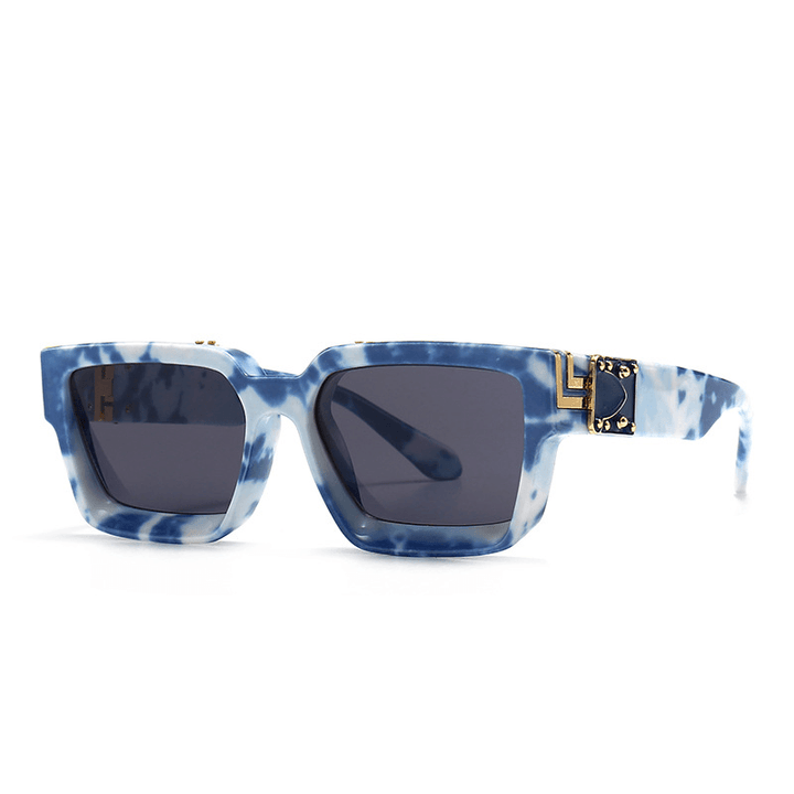 Retro Model Catwalk Cloud Print Sunglasses