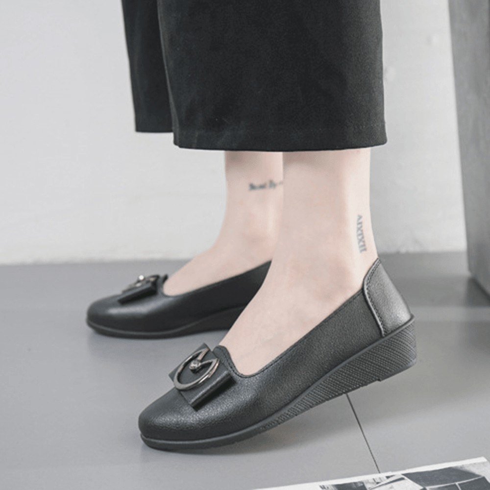 Women Metail Decor Comfy Sole Shallow Casual Slip on Loafers