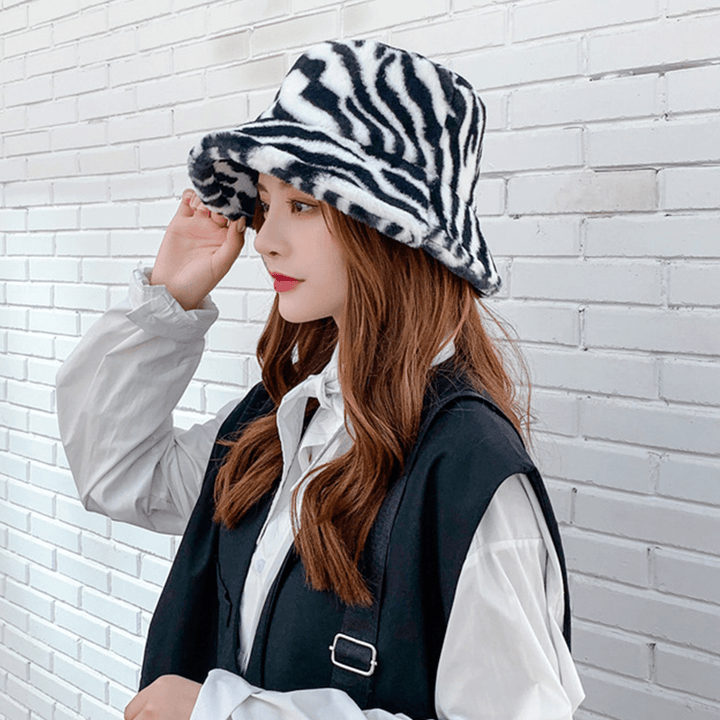 Unisex Felt Zebra Pattern plus Thicken and Velvet Warm Windproof Soft All-Match Bucket Hat