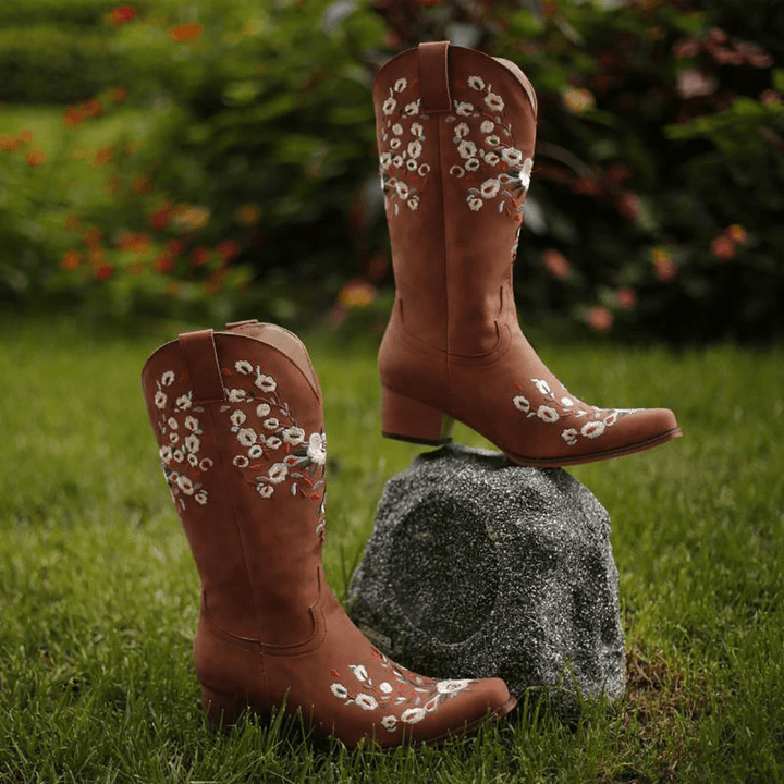 Women Large Size Retro Flowers Embroidered Slip on Cowboy Boots