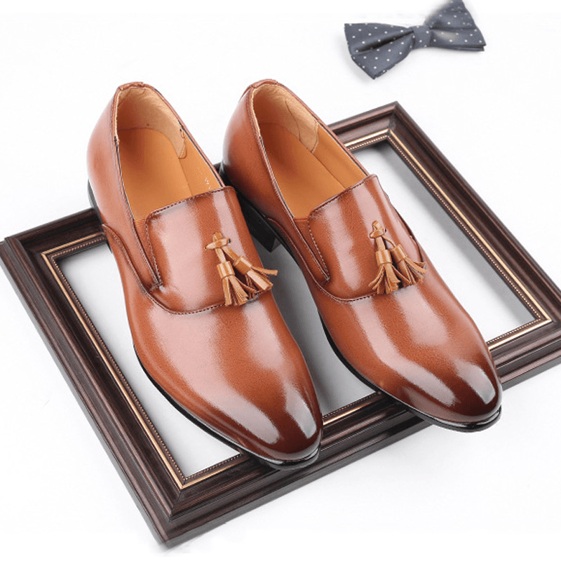 Men Leather Breathable Soft Sole Slip on Comfy Business Casual Dress Shoes