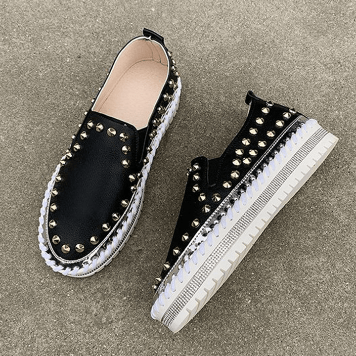 Women Stylish Rivet Solid Comfy Lining Soft Bottom Flat Casual Loafers Shoes