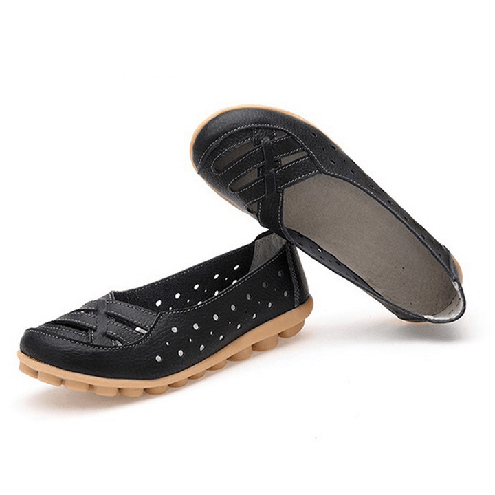 Women Flats Shoes Comfortable Soft Slip on Hollow Out Leather Casual Flat Loafers Shoes