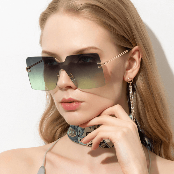 Women Oversized Square Frame Fashion Metal UV Protection Sunglasses