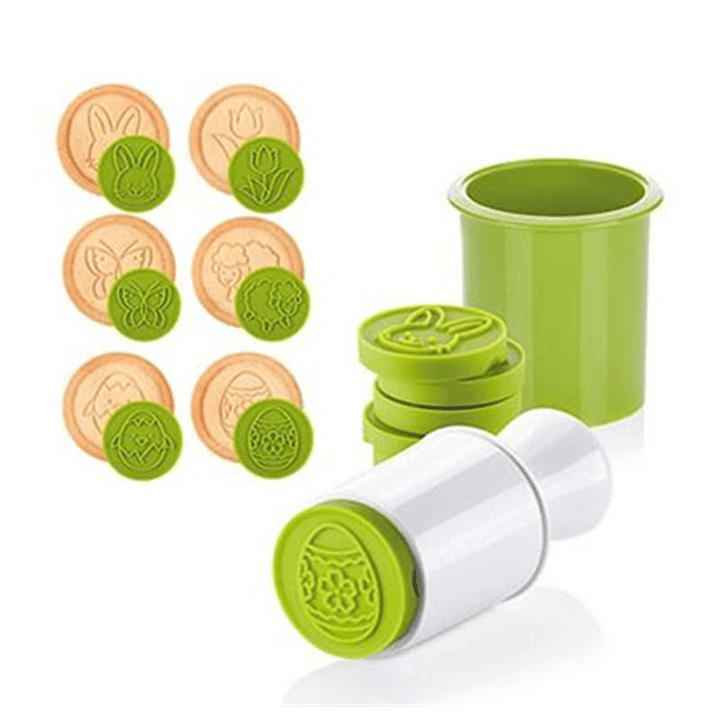 6Pcs Christmas Cookie Stamp Biscuit Mold Cookie Plunger Cutter DIY Baking Mold