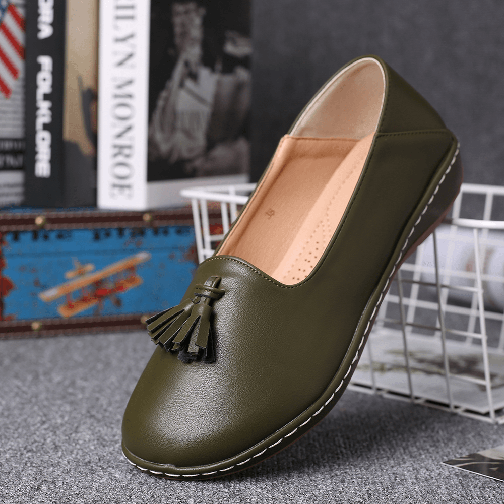 LOSTISY Women Tassel Solid Color Casual Casal Comfy Flats