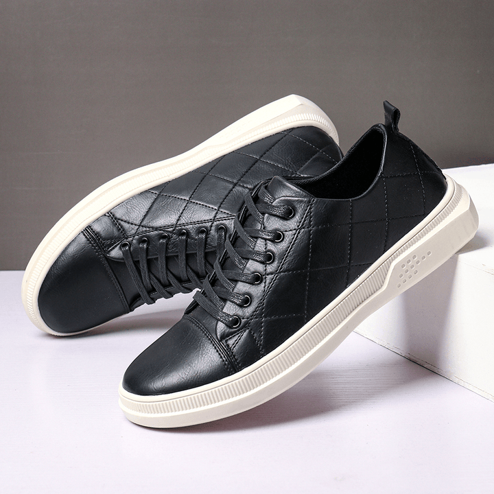 Men Pure Color Microfiber Leather Non Slip Soft Sole Casual Sneakers