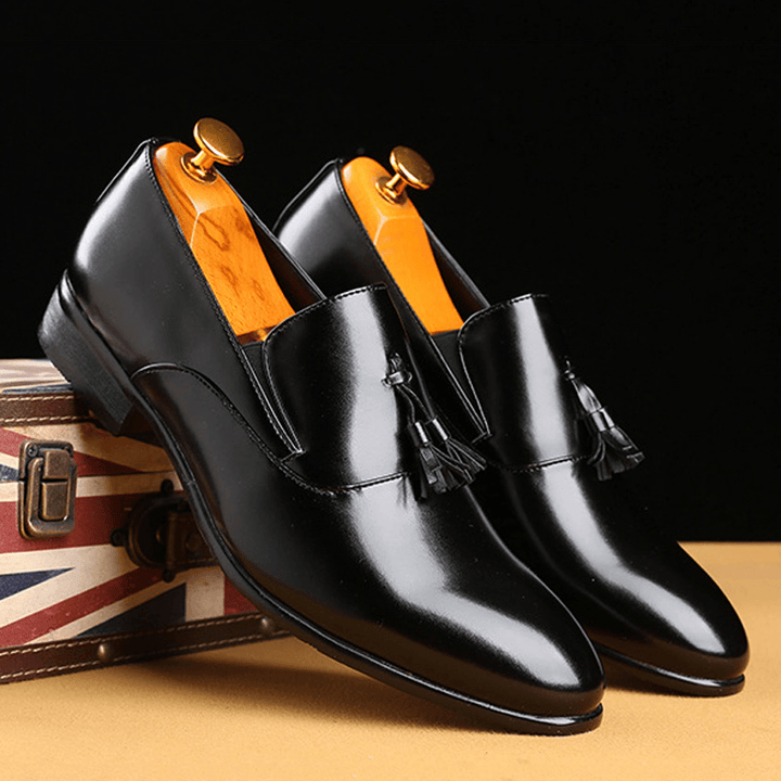 Men Leather Breathable Soft Sole Slip on Comfy Business Casual Dress Shoes