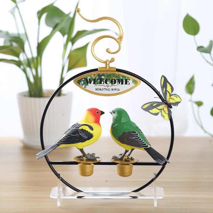 The Simulation Electric Singing Bird Toy Will Call and Move