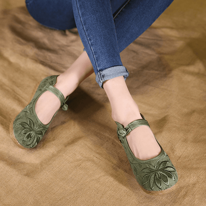 Women Embroidered Flower Soft Sole Casual Flat Loafers