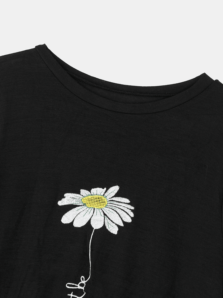 Women Daisy Embroidery round Neck Casual Short Sleeve T-Shirts