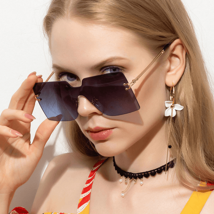 Women Oversized Square Frame Fashion Metal UV Protection Sunglasses