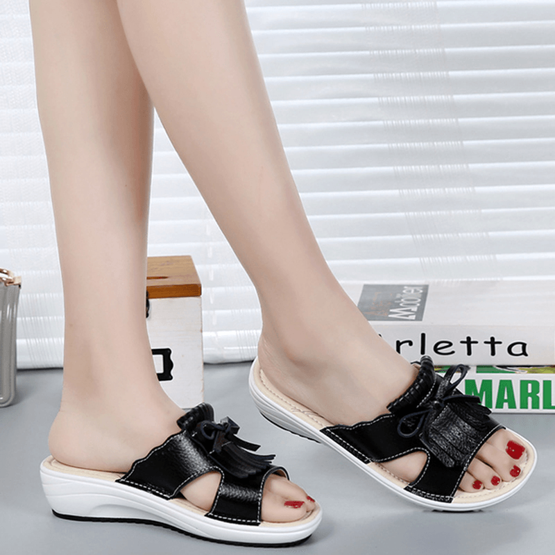 Women Slip on Causal Shoe Leather Tassel Flat Sandals