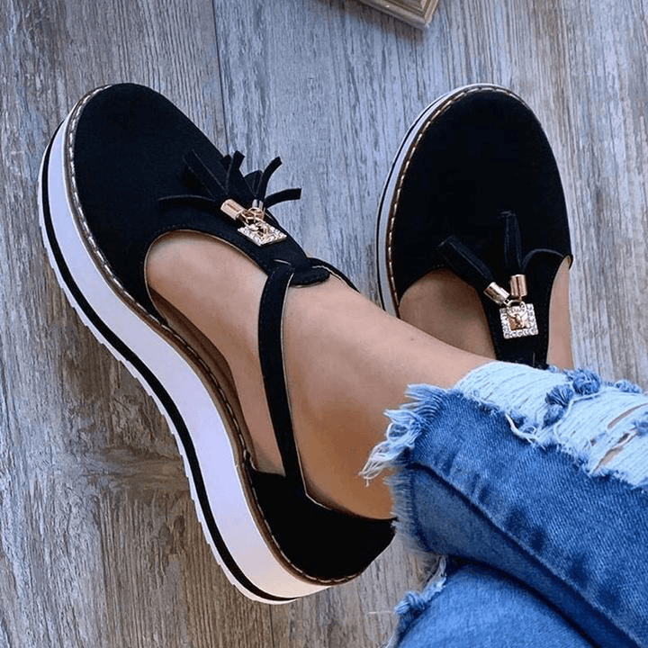 Women Tassel Decoration Cutout round Toe Comfy Flats