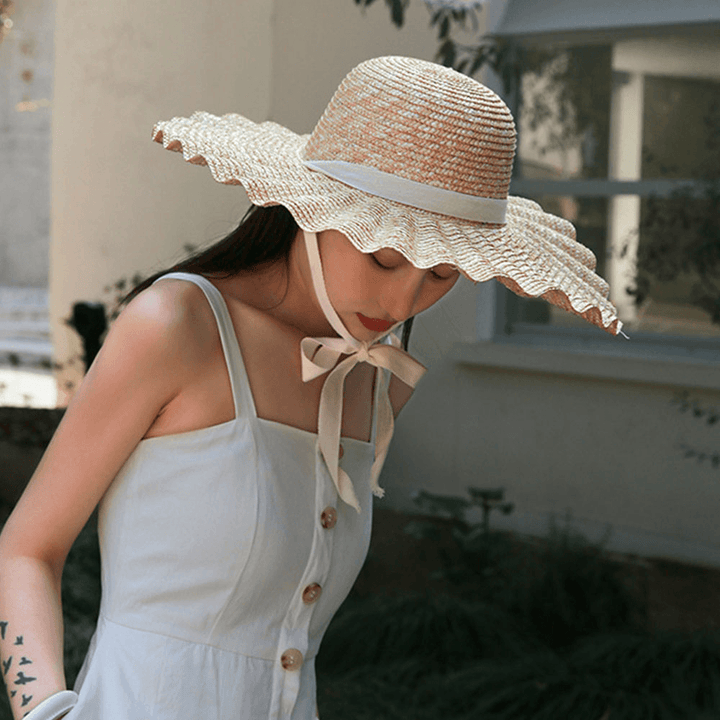 Women Wild Brim Visor Wave Side Soft Lace Tie Sun Hat Casual Stylish round Top Shell Pattern Straw Hat