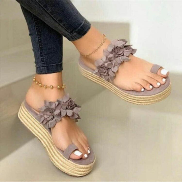 Sponge cake toe sandals and laces