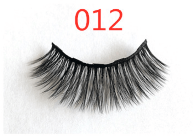 A Pair Of False Eyelashes With Magnets In Fashion