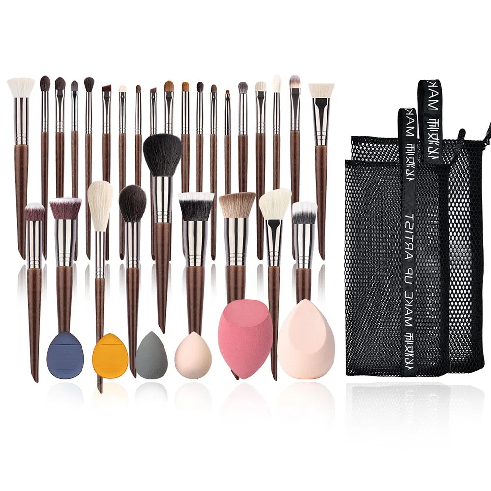 Natural Makeup Brushes Set: 24-Piece Eyeshadow Brush Kit