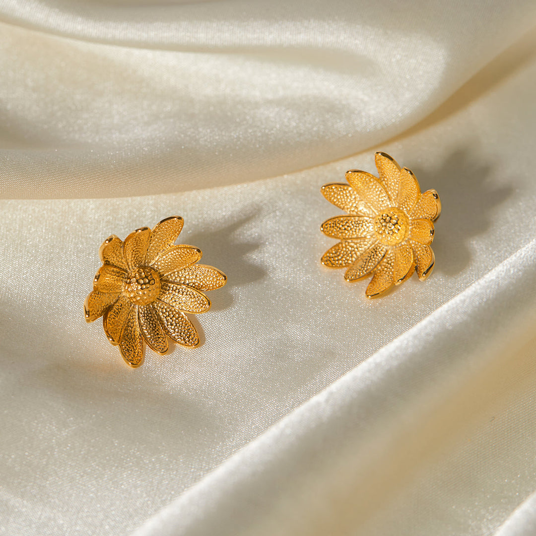 18K Gold Plated Stainless Steel Daisy Flower Stud Earrings for Women