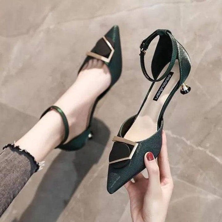 Pointed Toe Low-heel Sandals With A Buckle