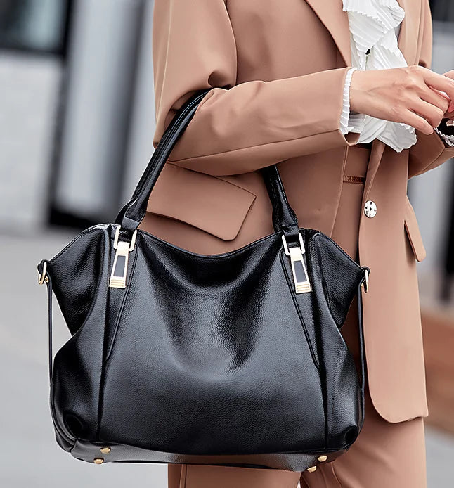 Casual Chic Shoulder Bag: Your Stylish Everyday Companion