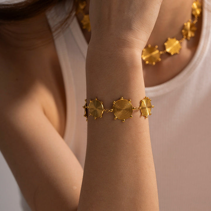 18K Gold Plated Stainless Steel Retro Palace-Style Bracelet