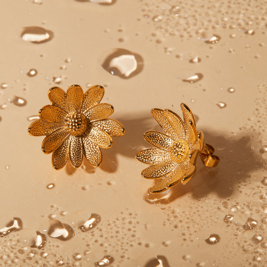 18K Gold Plated Stainless Steel Daisy Flower Stud Earrings for Women